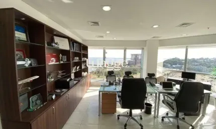 Salas Comerciais no nono andar , Imóvel MOBILIADO com 82,82 m2