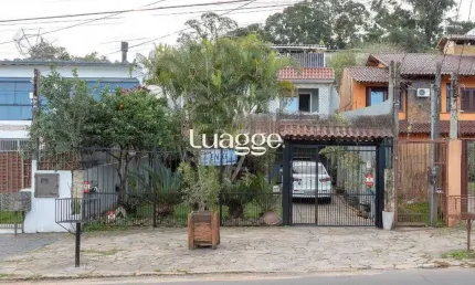 Casa para Venda com 3 dormitórios, sendo 1 suites e 4 vagas no bairro Ipanema