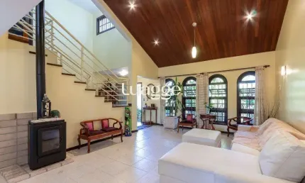 Casa para Venda - 308.25m², 3 dormitórios, sendo 1 suites, 5 vagas - Cristal