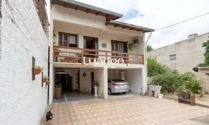 Casa para Venda - 161m², 3 dormitórios, 3 vagas - Nonoai