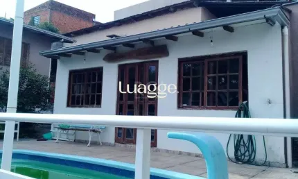 Casa para Venda - 255m², 6 dormitórios, 4 vagas - Vila Nova