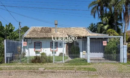 Casa para Venda - 244m², 3 dormitórios, sendo 1 suites, 2 vagas - Guarujá