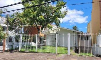 Casa Residencial ou comercial. Com 205 m² de área útil, 3 dormitórios