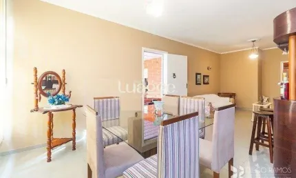 Casa térrea à venda, com 2 suites, 3 banheiros, edicula, pátio, 2 vagas - Bairro Medianeira