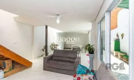 Casa com 3 quartos à venda na Rua Nunes Machado, 294, Azenha, Porto Alegre