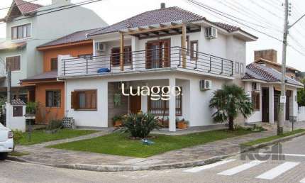 Casa para Venda com 3 dormitórios, sendo 1 suítes e 2 vagas no bairro Hípica