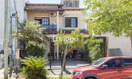 Sobrado no Jardins do Prado, com 3 dormitórios, sendo 1 suíte com sacada, sala 02 ambientes,