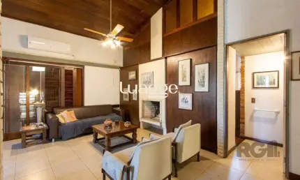 Casa com 3 quartos à venda na Rua Cariri, 285, Vila Assunção, Porto Alegre