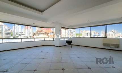 Cobertura com 222m² privativos, 3 quartos, 1 suite, lareira, piscina, 2 vagas no Bairro Rio Branco