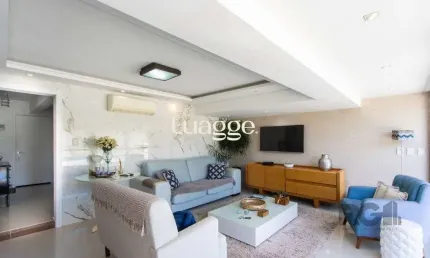 Casa a venda no bairro Guarujá com 4 dormitórios, piscina e salão de festas