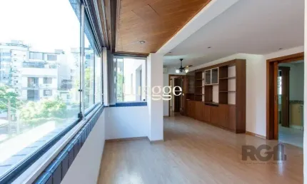 Apartamento com 3 quartos para alugar na Avenida Lavras, 599, Petrópolis, Porto Alegre