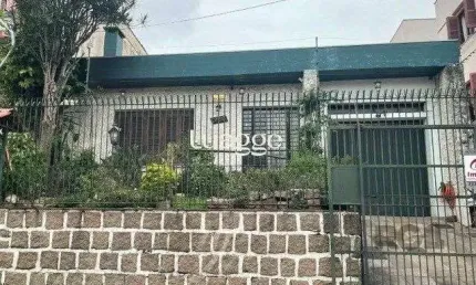 Casa com 3 quartos à venda na Rua Doutor Aurélio Py, 324, Medianeira, Porto Alegre