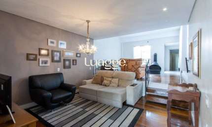 Apartamento de 186,66m2, 4 dormitórios, 1 suíte, 3 banheiros, 4 vagas,no bairro Rio Branco.
