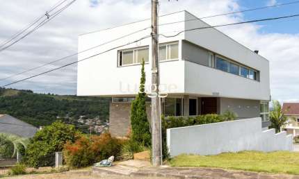 Luxuosa Casa em Condomínio de Alto Padrão com vista para Guaiba