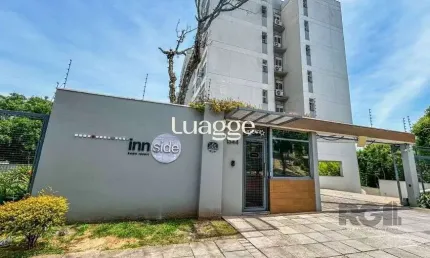 Apartamento de 2 dormitórios, living, cozinha planejada, área de serviço, banheiro social e 1 vaga de garagem escriturada.