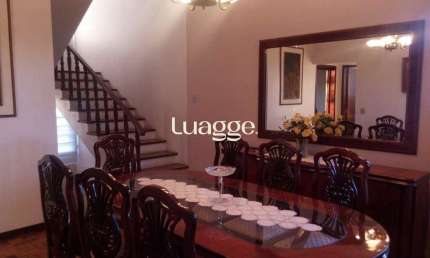 Casa para Venda - 320m², 4 dormitórios, sendo 2 suites, 5 vagas - Santo Antonio