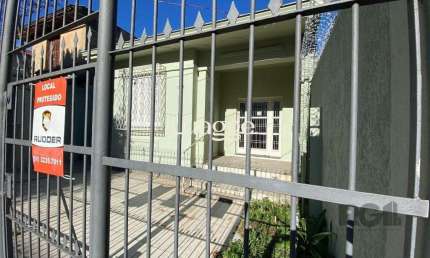 Casa para Comprar com 3 dormitórios no bairro Azenha