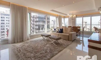 Belíssimo apartamento todo decorado por arquiteto. Apartamento com 170 m2, 3 suítes, sendo 1 suíte máster no bairro Petrópolis.