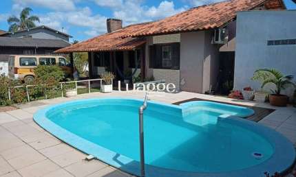Casa 3 dormitórios, sendo 1 suites, 9 vagas - bairro Ponta Grossa Porto Alegre RS