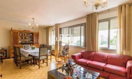 Apartamento á Venda - 140m², 3 dormitórios, sendo 1 suites, 2 vagas - São João