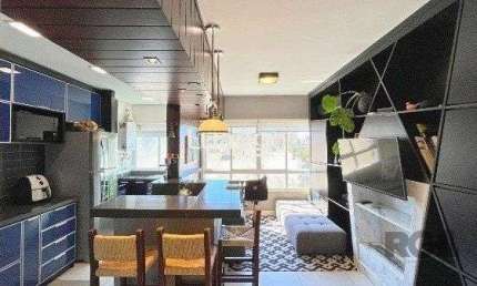 Elegante Apartamento Mobiliado com Suíte, Churrasqueira e 1 Vaga no Menino Deus - 73m²