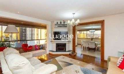 Vende-se luxuosa cobertura 329m² com 3 suítes e 3 vagas de garagem no Petrópolis