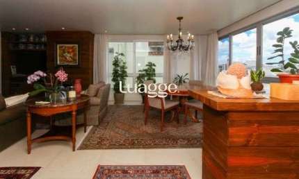 Vende-se amplo apartamento de 195m², 3 Suítes, 3 Vagas, localizado no bairro Bela Vista