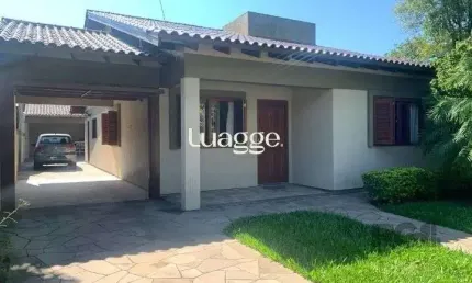Casa com 3 quartos, 1 suíte, 3 vagas e 182m² para vender por R$ 890.000
