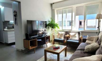 Apartamento 2 dormitórios, sendo 1 suíte, 72 m² de área privativa e 2 vaga(s) de garagem. Localizado na Rua/Av. Bagé, no bairro Petrópolis em Porto Alegre.