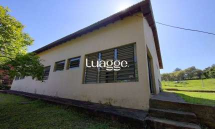 CASA RESIDENCIAL PARA LOCAÇÃO NO BAIRRO HÍPICA - PISO CERÂMICO - 04 QUARTOS SENDO 01 SUÍTE - PÁTIO