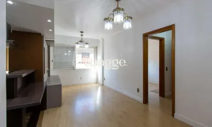 Apartamento com 2 Dormitórios, Vista para o Guaíba e 1 Vaga - Vila Assunção