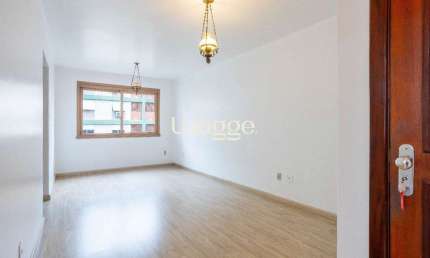 Apartamento de 72 metros privativos com 2 dormitórios no bairro Petrópolis