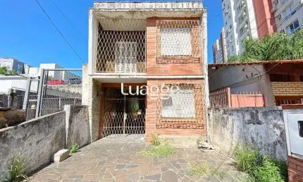 Casa/sobrado de alvenaria em pessimo estado,  com terreno de  5,70x44,00 (251m²)
