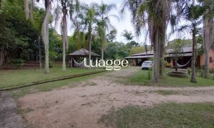 Sitio à venda no lami, com 2 casas térreas, com 4 quartos cada uma