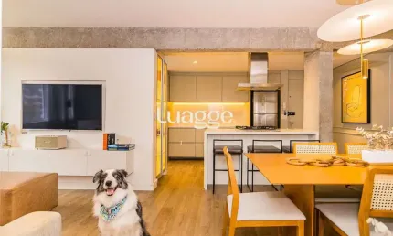 Apartamento de 2 dormitórios MOBILIADO, com suíte, decorado por arquiteta
