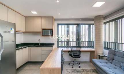 Loft de alto padrão construtivo no bairro Moinhos de Vento, planta de 29,60 m2 privativos com porcelanato, forro em gesso e aberturas em alumínio com vidros duplos.
