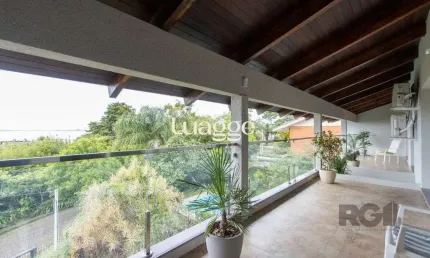 Sobrado com vista para Rio, 3 quartos, 2 suites, pátio, piscina, vaga para 4 carros - Bairro Vila Assunção