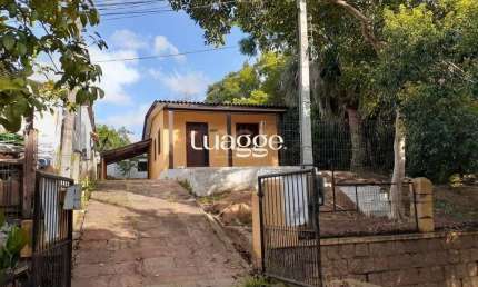 Casa para Venda - 80m², 2 dormitórios, 3 vagas - Belém Novo