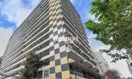 Ótimo box de garagem no Centro Histórico próximo a rua Caldas Junior.