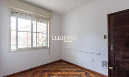 Apartamento térreo, com pátio, 2 quartos - Bairro Menino Deus