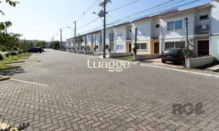 Casa com 3 quartos à venda na Avenida Edgar Pires de Castro, 2606, Hípica, Porto Alegre