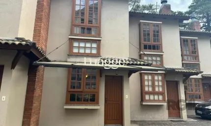Sobrado de Alvenaria em Condominio no bairro Nobre de Gramado