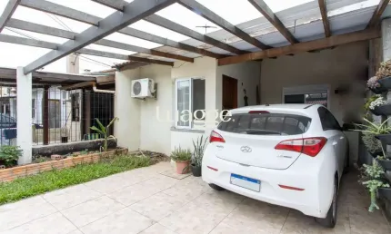 Casa terrea de 2 dormitórios, em excelente localização, amplo pátio e local tranquilo.