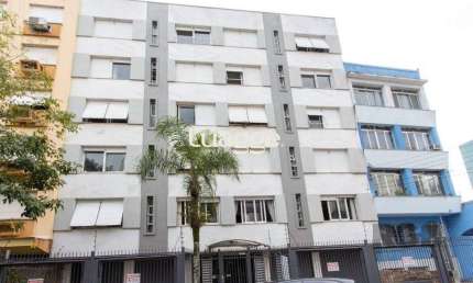 Apartamento reformado, 2 quartos, elevador - Centro Histórico