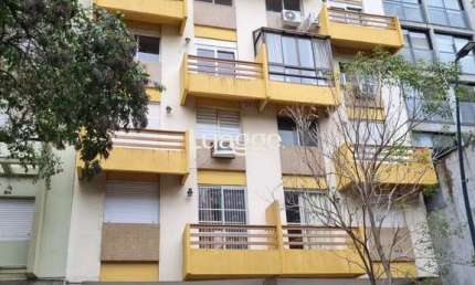 Apartamento de 1 dormitório com sacada no Centro Histórico.