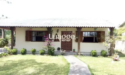 Casa para Venda - 223.57m², 2 dormitórios, 3 vagas - Centro
