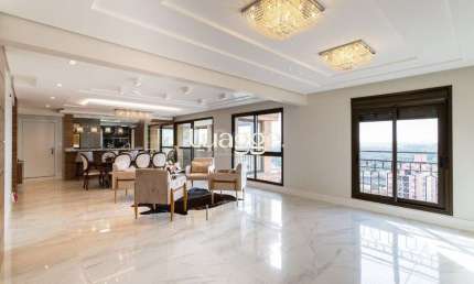 Apartamento para Venda - 323m², 3 dormitórios, sendo 3 suites, 4 vagas - Centro