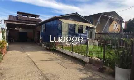 Casa para Venda com 2 dormitórios e 2 vagas no bairro Hípica