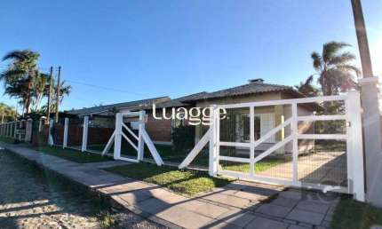 EM ATLÂNTIDA, CASA COM 1140m², 320 m² DE ÁREA PRIVADA, 3 DORMS (1 SUÍTE)