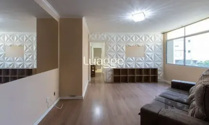 Apartamento de 02 dormitórios com móveis e roupeiros planejados